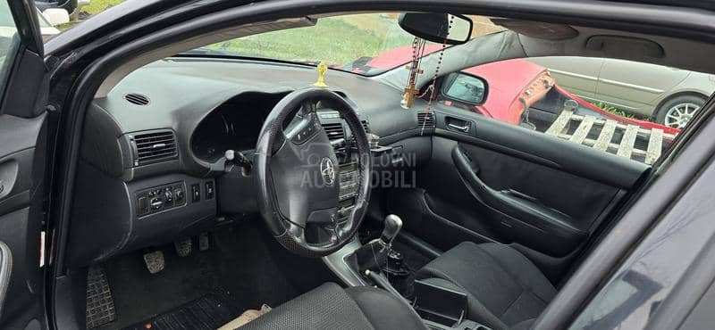 Delovi za Toyota Avensis 2.0d4d 2003. god.