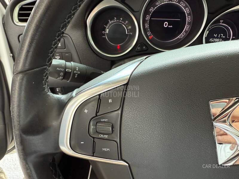 Citroen DS4 1.6hdi/NAV/LED