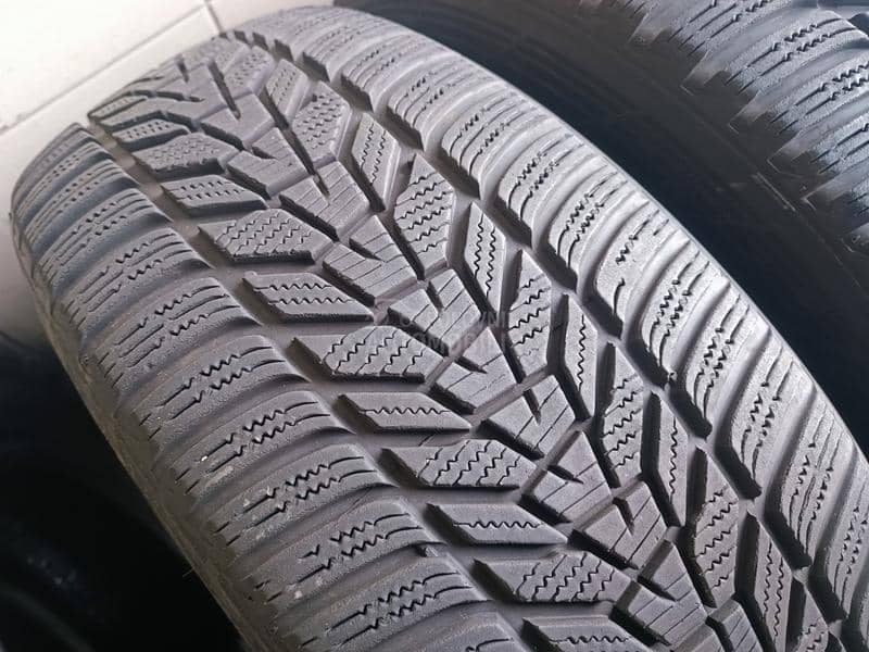 Hankook 225/55 R18 Zimska