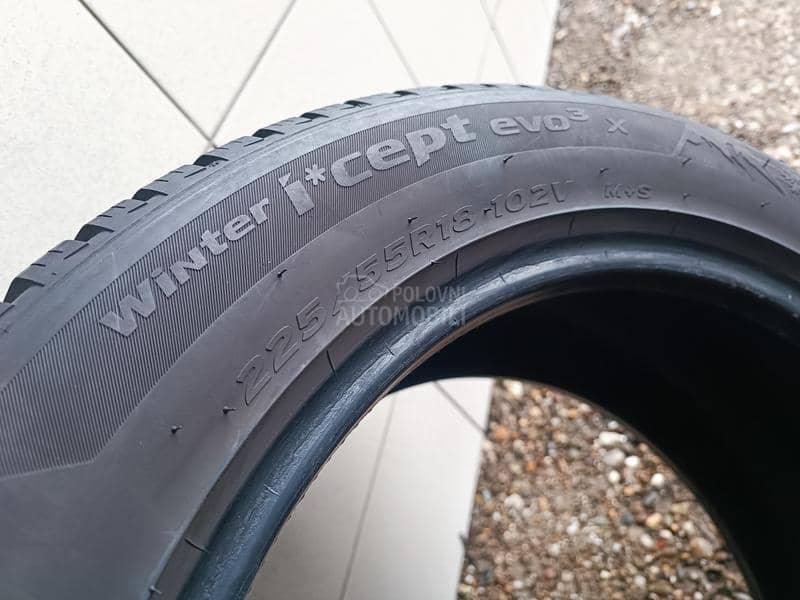 Hankook 225/55 R18 Zimska