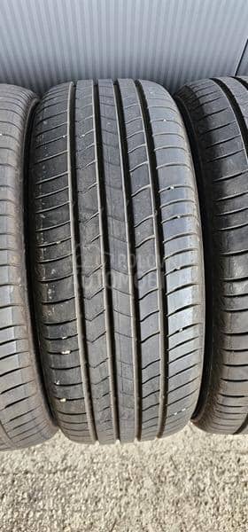 Kumho 215/55 R18 Letnja