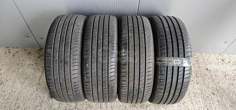 Kumho 215/55 R18 Letnja