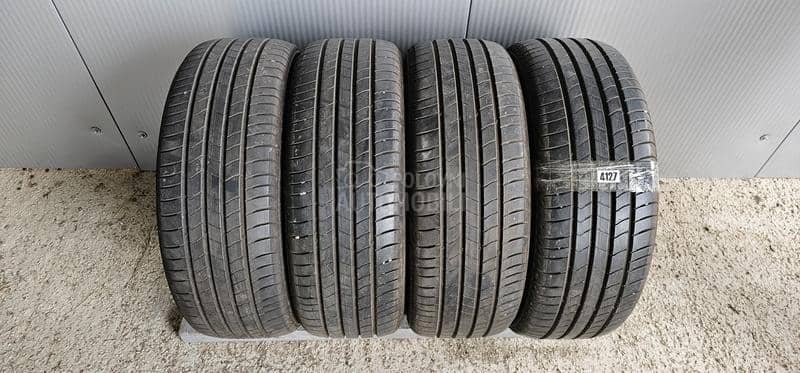 Kumho 215/55 R18 Letnja