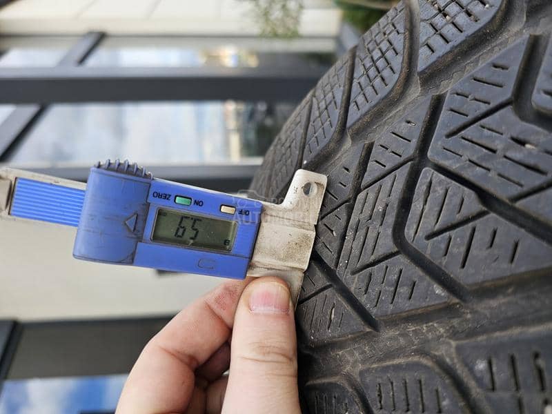 Pirelli 235/50 R19 Zimska