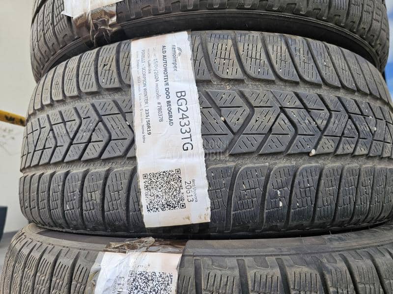 Pirelli 235/50 R19 Zimska