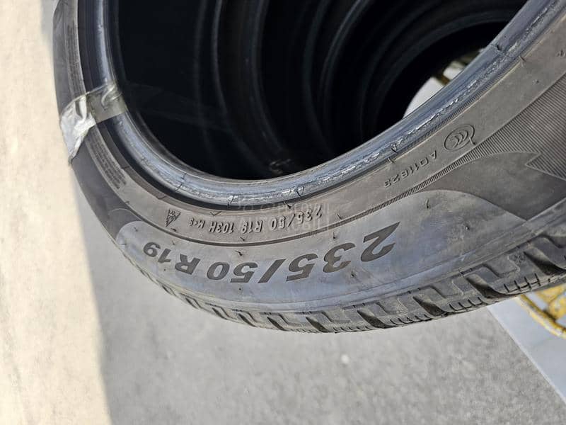Pirelli 235/50 R19 Zimska