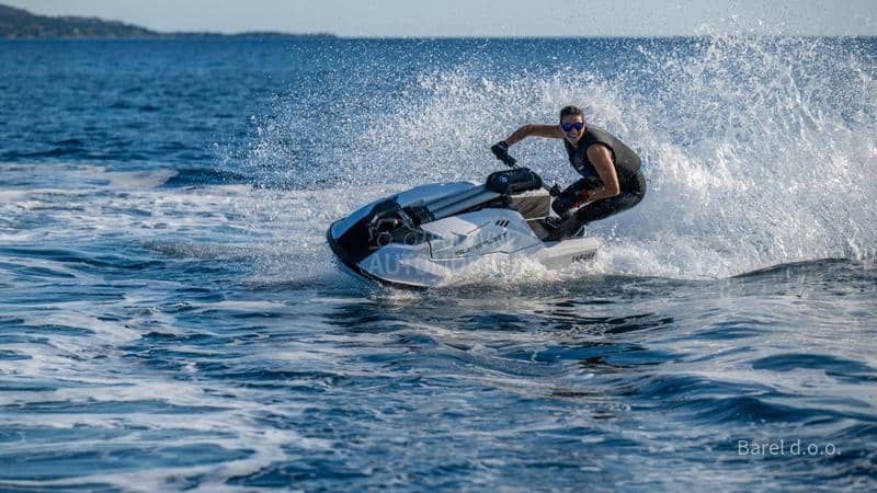 Yamaha SUPER JET 2025