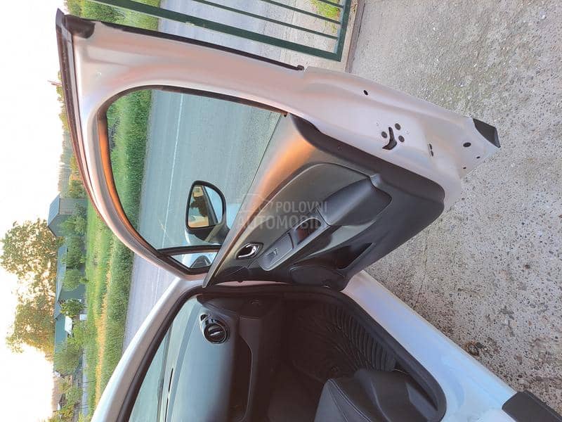 Renault Clio 1.5 P-O-G-L-E-D-A-J