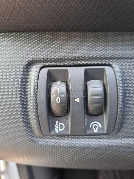 Renault Clio 1.5 P-O-G-L-E-D-A-J