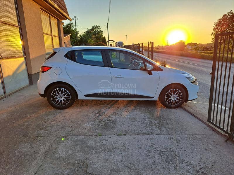 Renault Clio 1.5 P-O-G-L-E-D-A-J