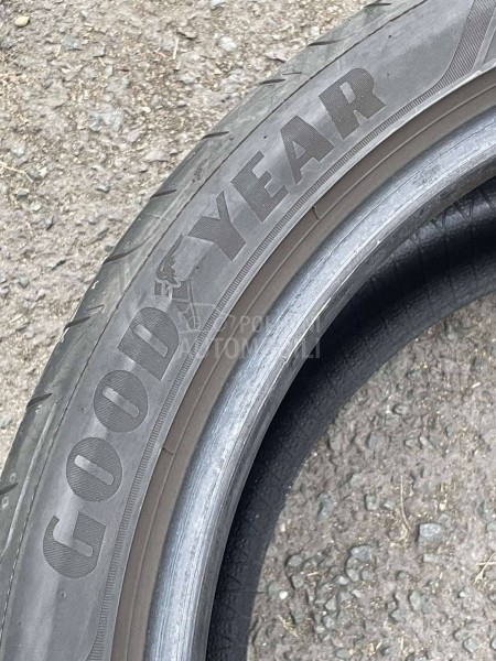 Goodyear 275/35 R19 Letnja