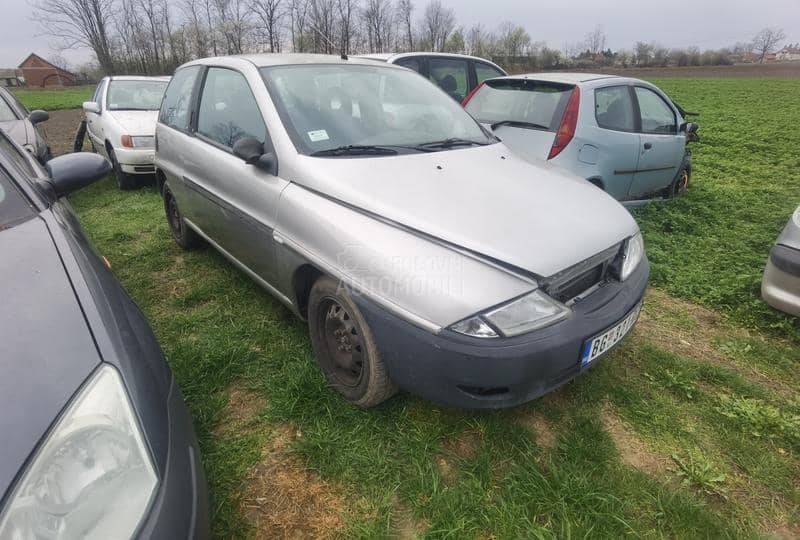 Lancia Ypsilon 2001. god. -  kompletan auto u delovima