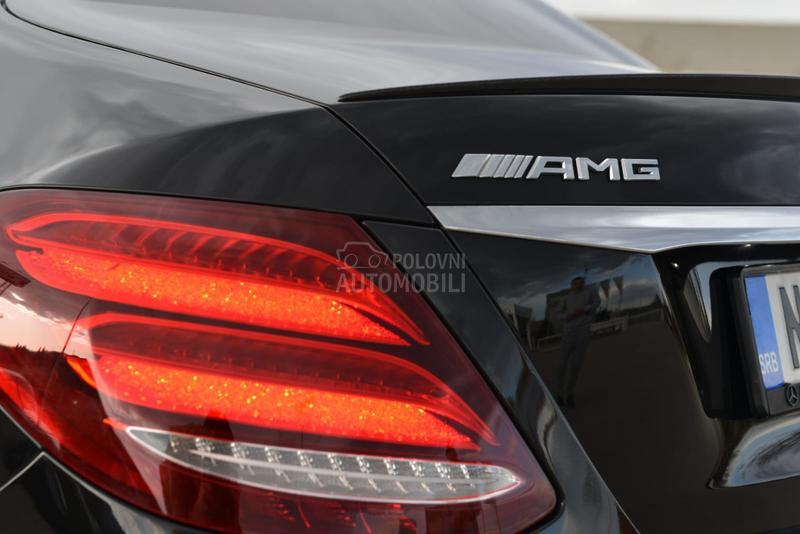 Mercedes Benz E 43 AMG 