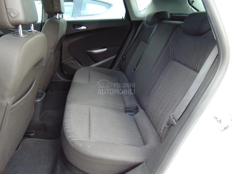 Opel Astra J 1.4 TNG