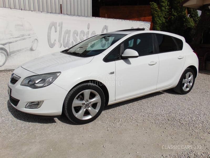 Opel Astra J 1.4 TNG