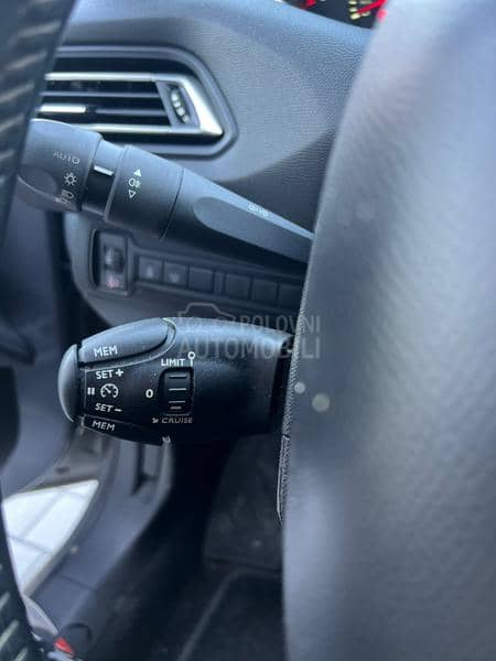 Peugeot 308 1.2
