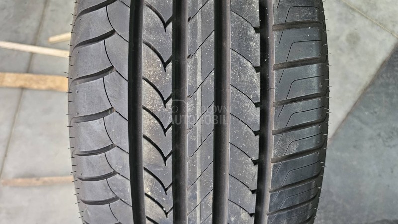 Goodyear 255/40 R18 Letnja