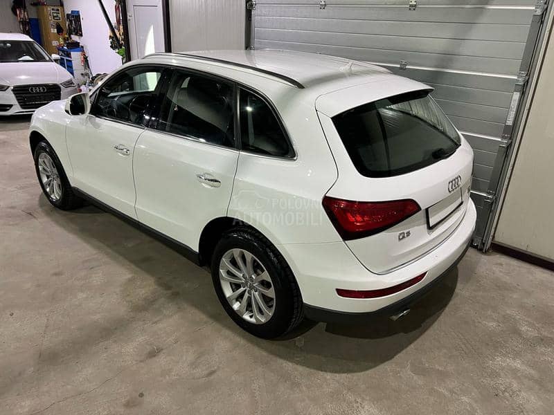 Audi Q5 2,0tdi t o p