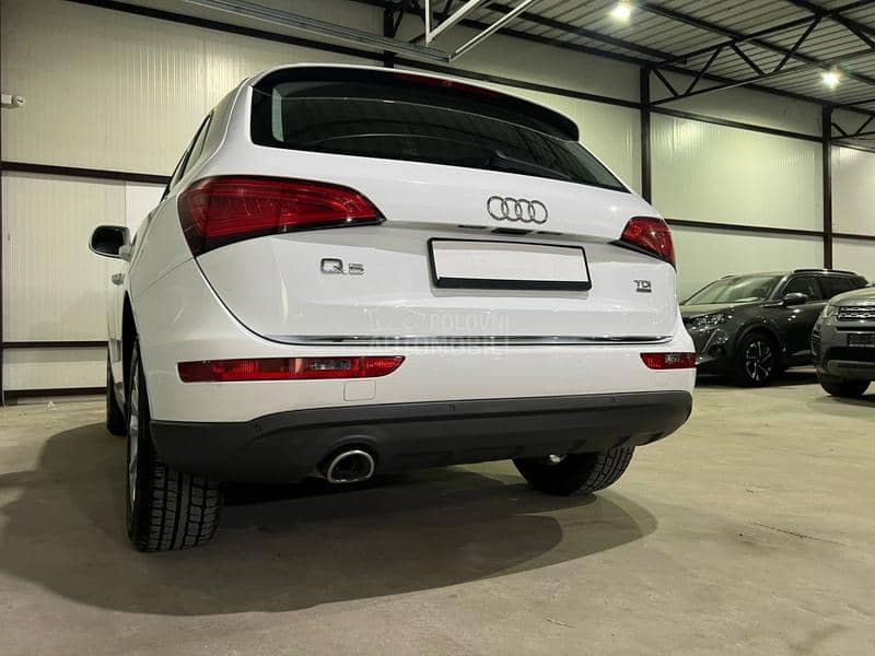 Audi Q5 2,0tdi t o p