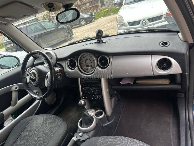 MINI Cooper 1.6i