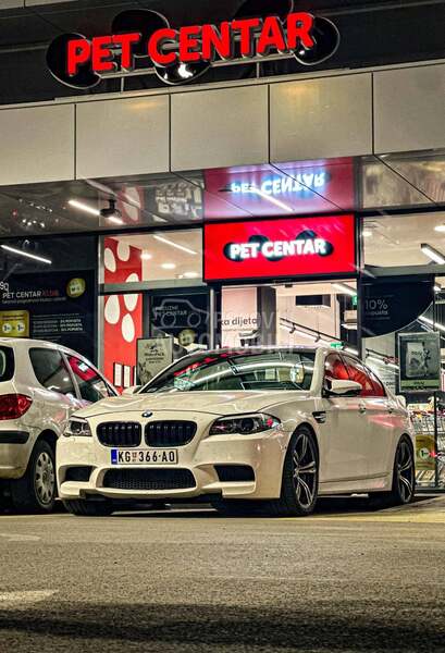 BMW M5 
