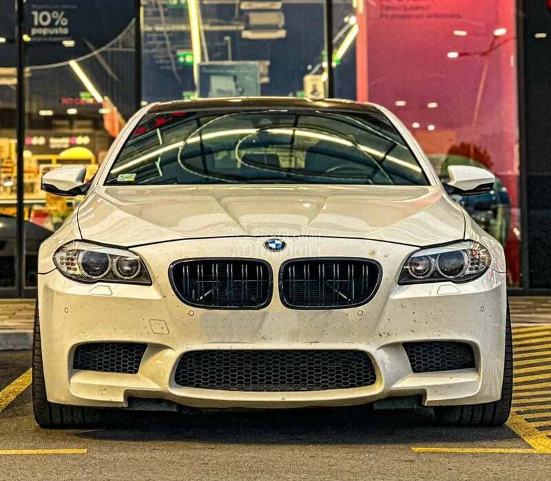 BMW M5 