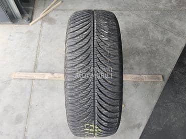 Goodyear 215/55 R17 Zimska