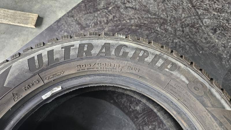 Goodyear 205/60 R16 Zimska