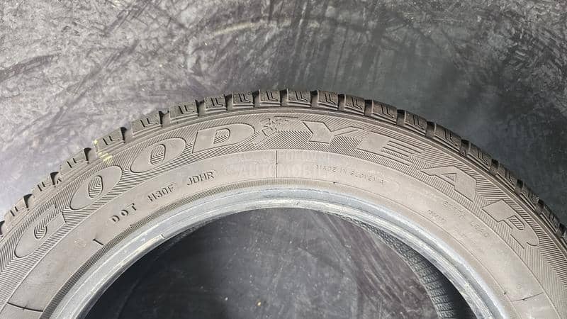 Goodyear 205/55 R16 Zimska
