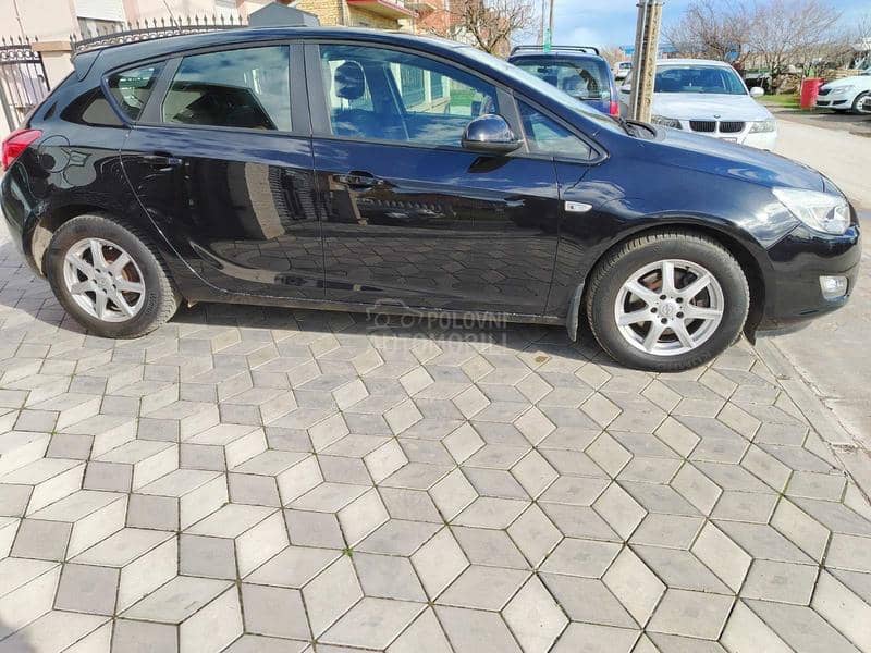 Opel Astra J 1.7 cdti /T O P/