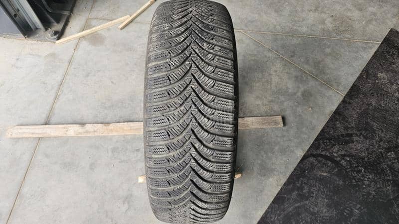 Hankook 195/65 R15 Zimska
