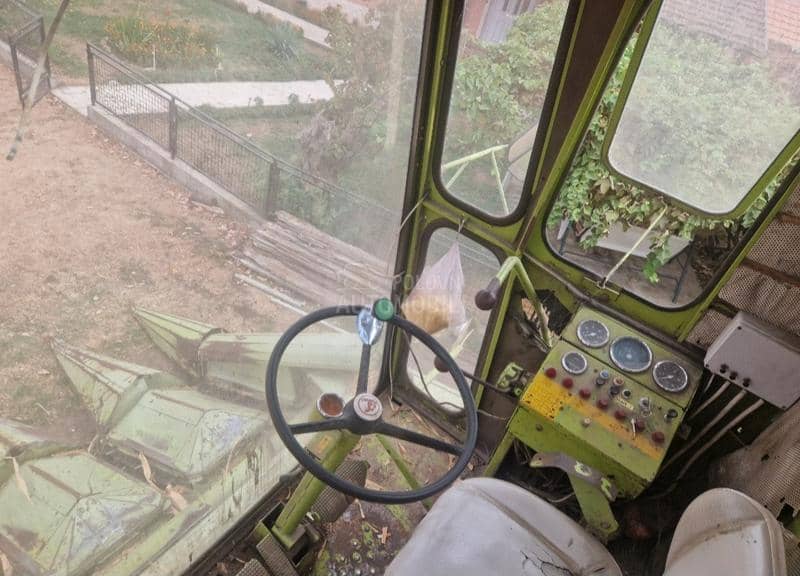 Claas dominator 85