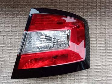 Desno stop svetlo za Škoda Fabia od 2014. do 2018. god.