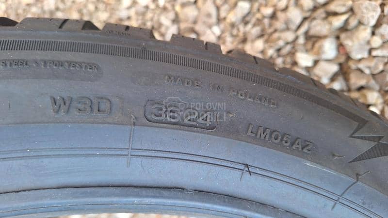 Bridgestone 255/40 R21 Zimska