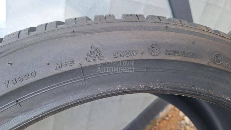 Bridgestone 255/40 R21 Zimska