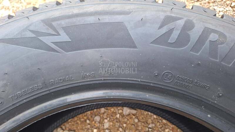 Bridgestone 265/60 R18 Zimska