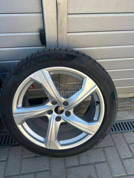 Pirelli 245/45 R19 Zimska