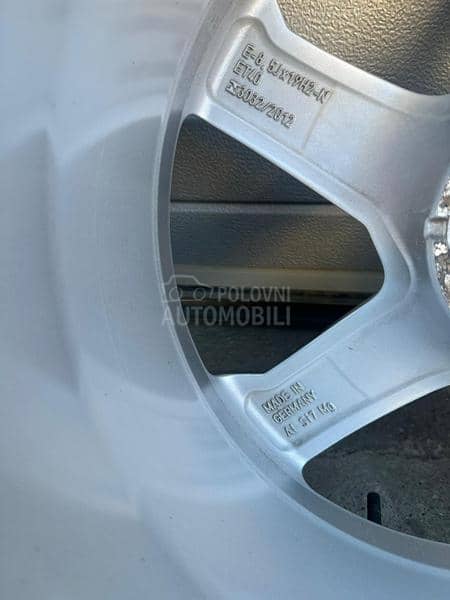 Pirelli 245/45 R19 Zimska