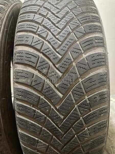 Hankook 205/60 R16 Zimska
