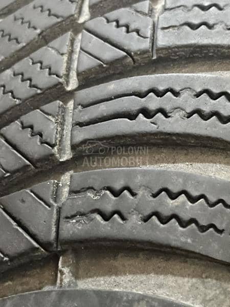 Hankook 205/60 R16 Zimska