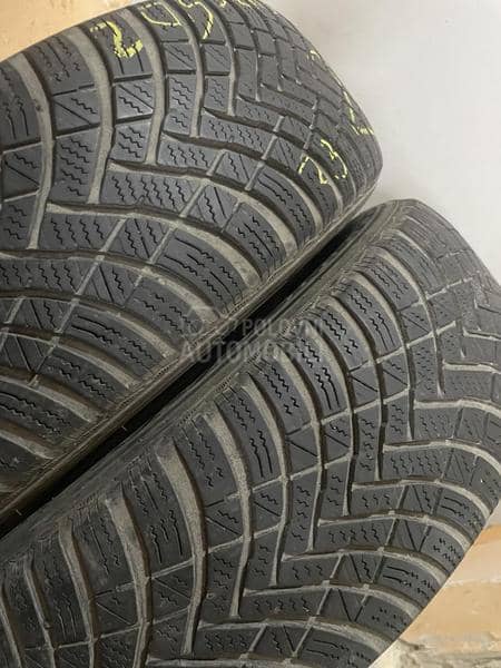 Hankook 205/60 R16 Zimska