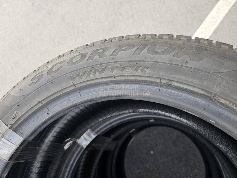 Pirelli 225/55 R19 Zimska