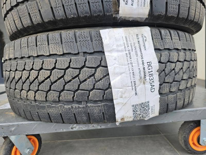 Firestone 225/65 R16 Zimska