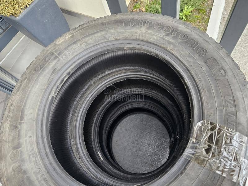 Firestone 225/65 R16 Zimska