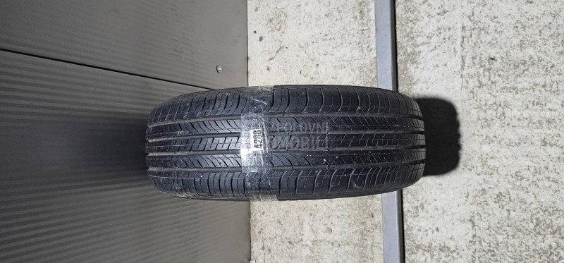 Maxxis 215/60 R17 Letnja