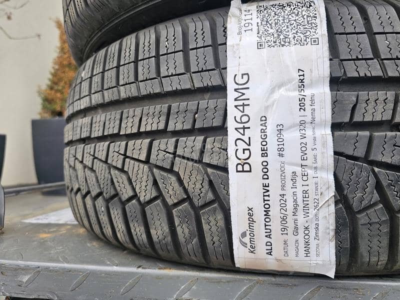 Hankook 205/55 R17 Zimska
