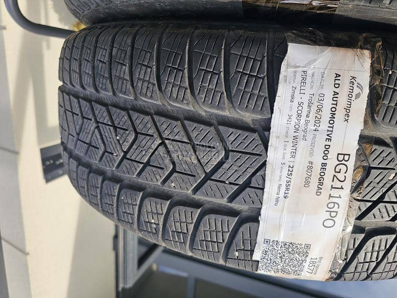 Pirelli 225/55 R19 Zimska