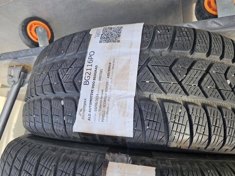 Pirelli 225/55 R19 Zimska