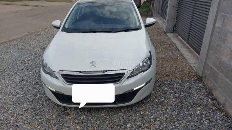 kompletan auto u delovima