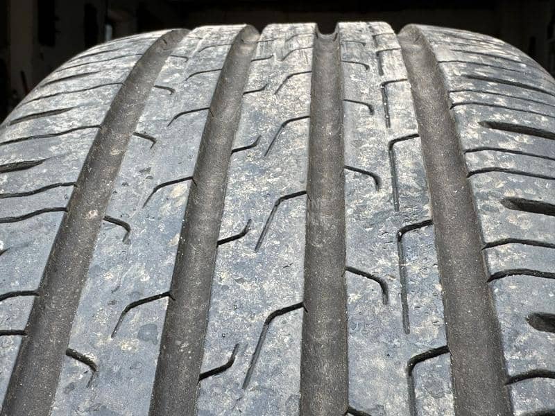 Continental 215/65 R17 Letnja